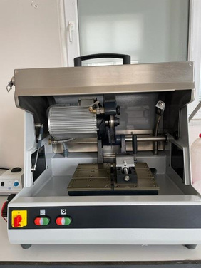 Metalografik Sulu Kesme Cihazı